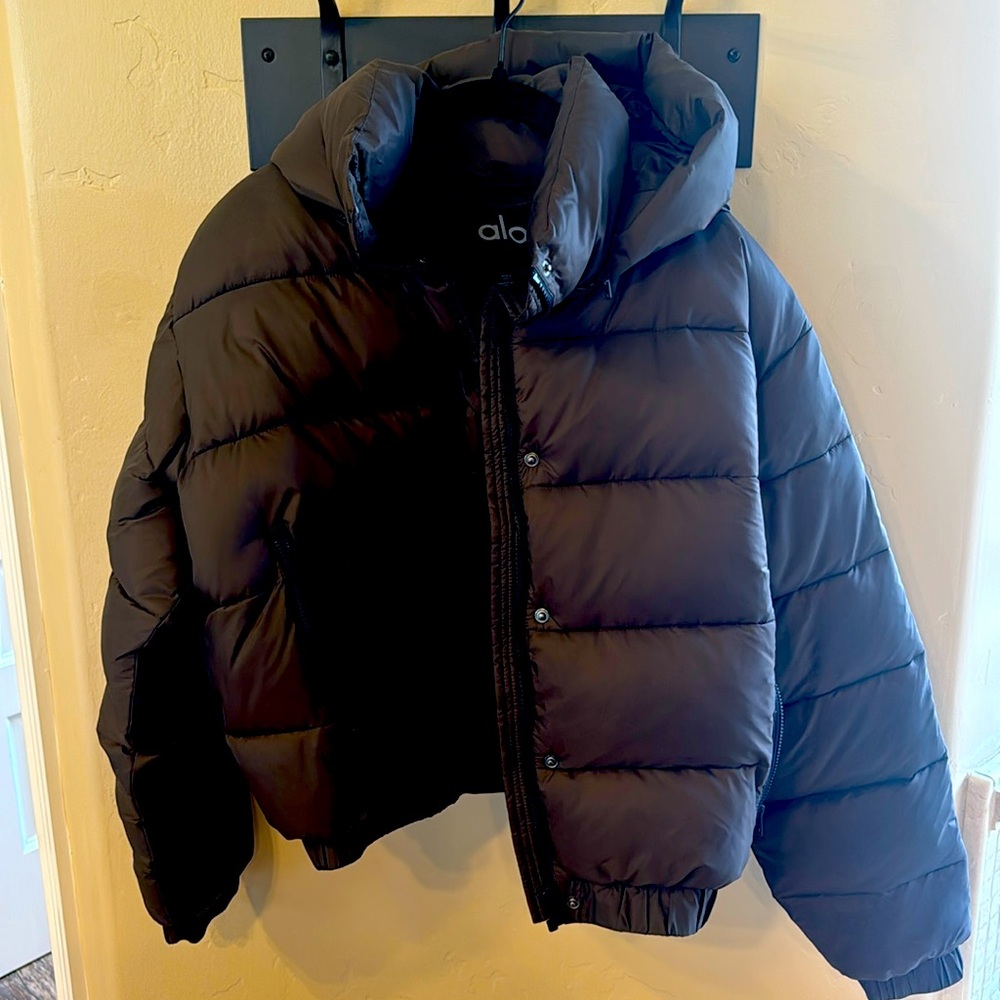 ALO women’s cropped down puffer jacket